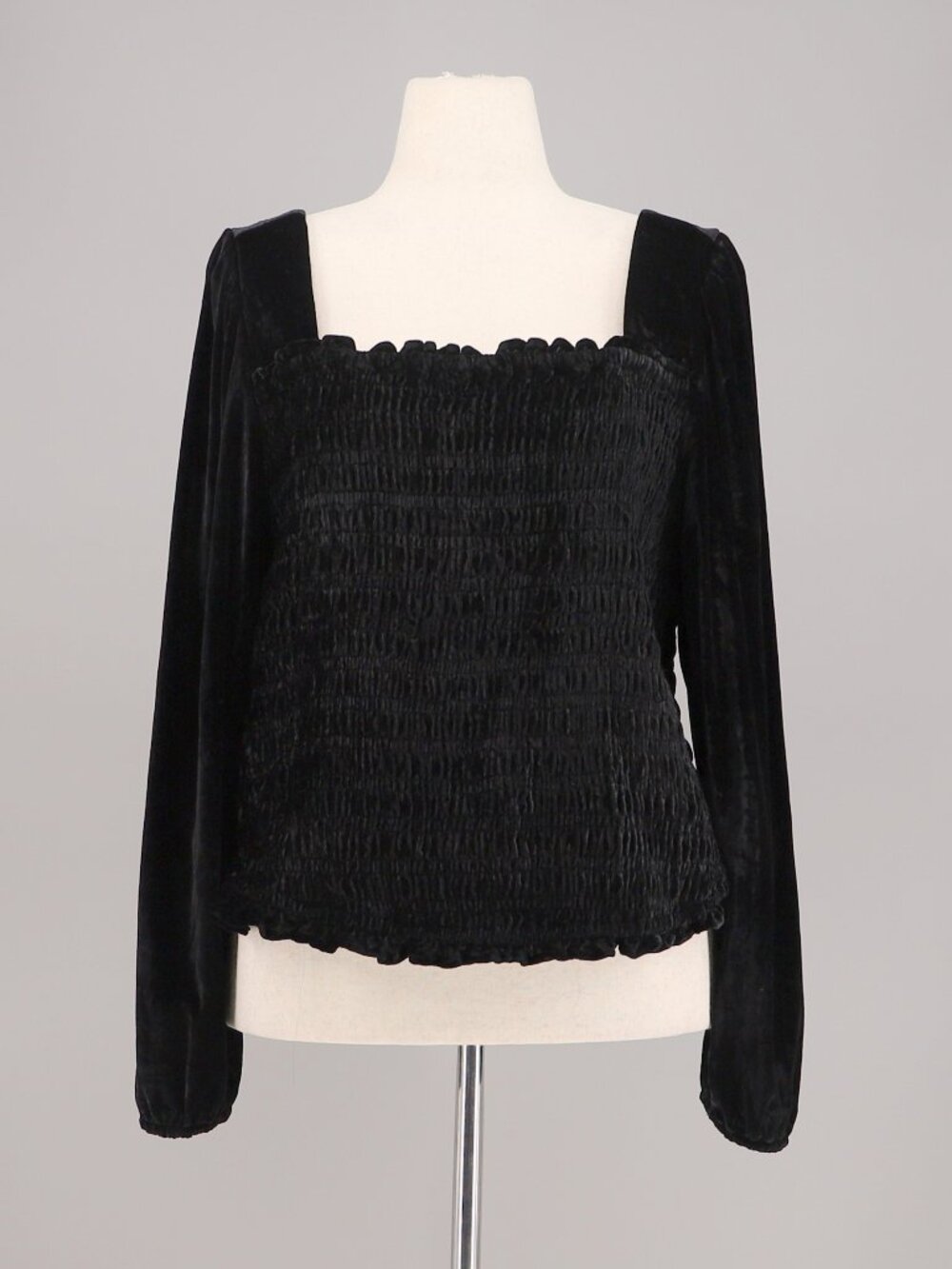 NWT TORRID Velvet Smocked Blouson Sleeve Crop Top in Deep Black Size 3X( 22~24)